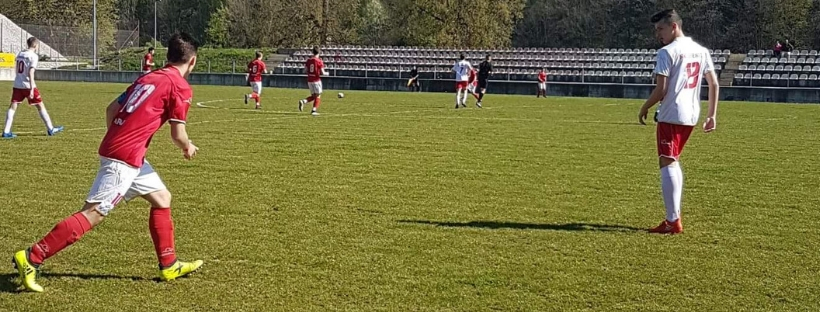 Kadeti ostajajo v bitki za naslov