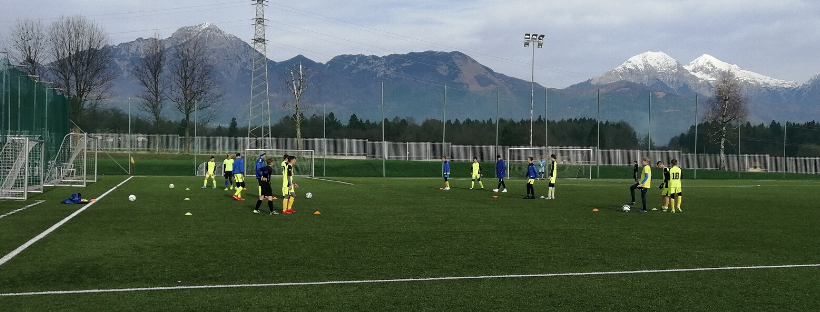 Starejši dečki so morali priznati premoč nasprotnika