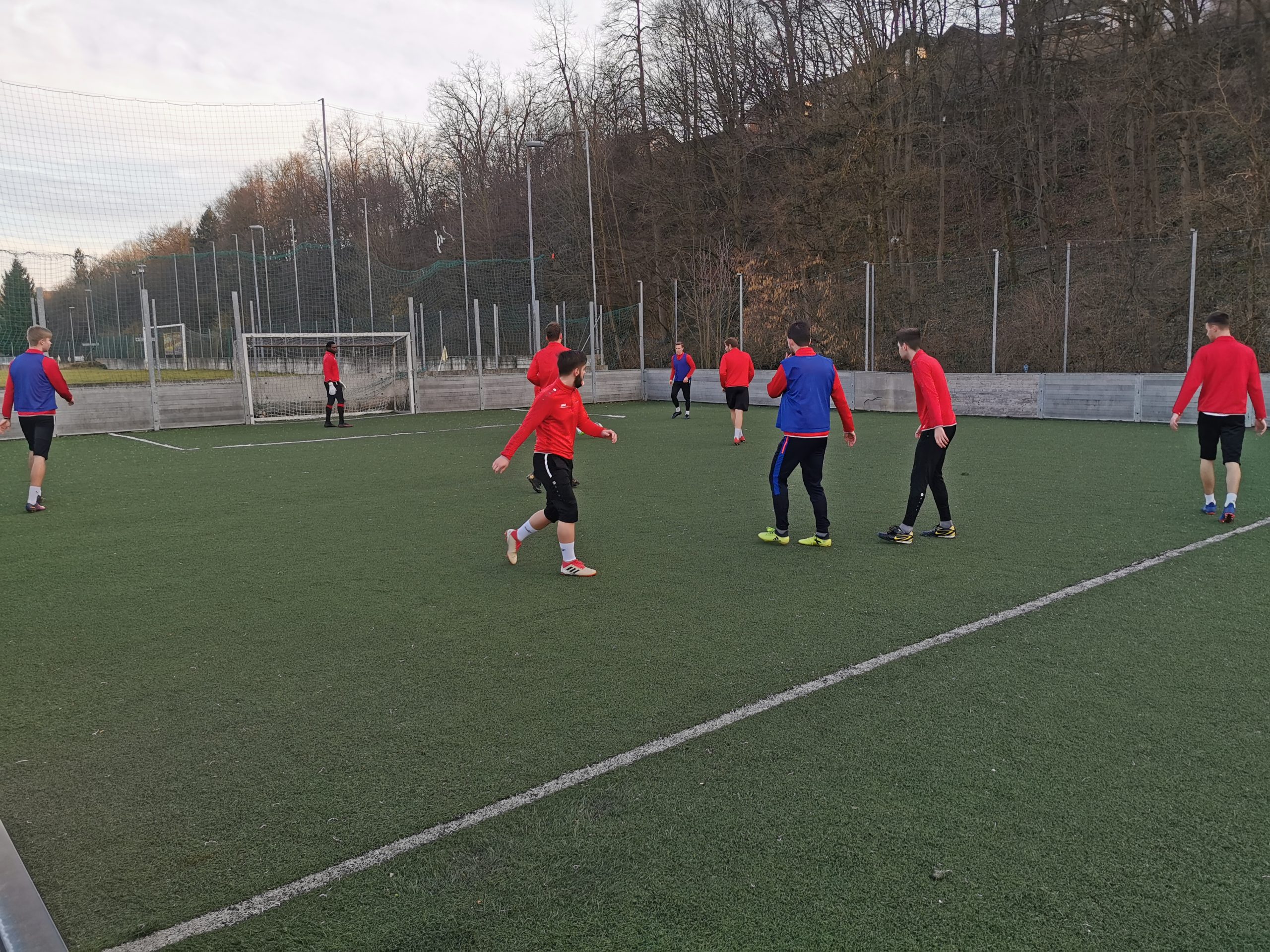 Priprave članov v polnem teku