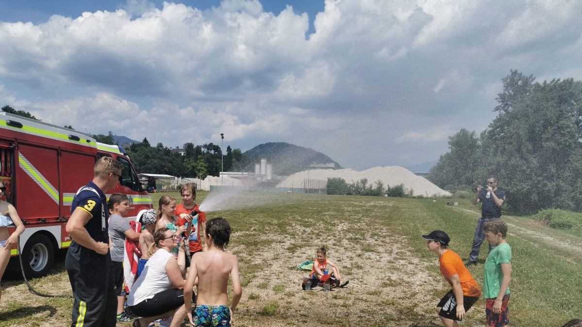 Nogometne počitnice – Gasilci na delu