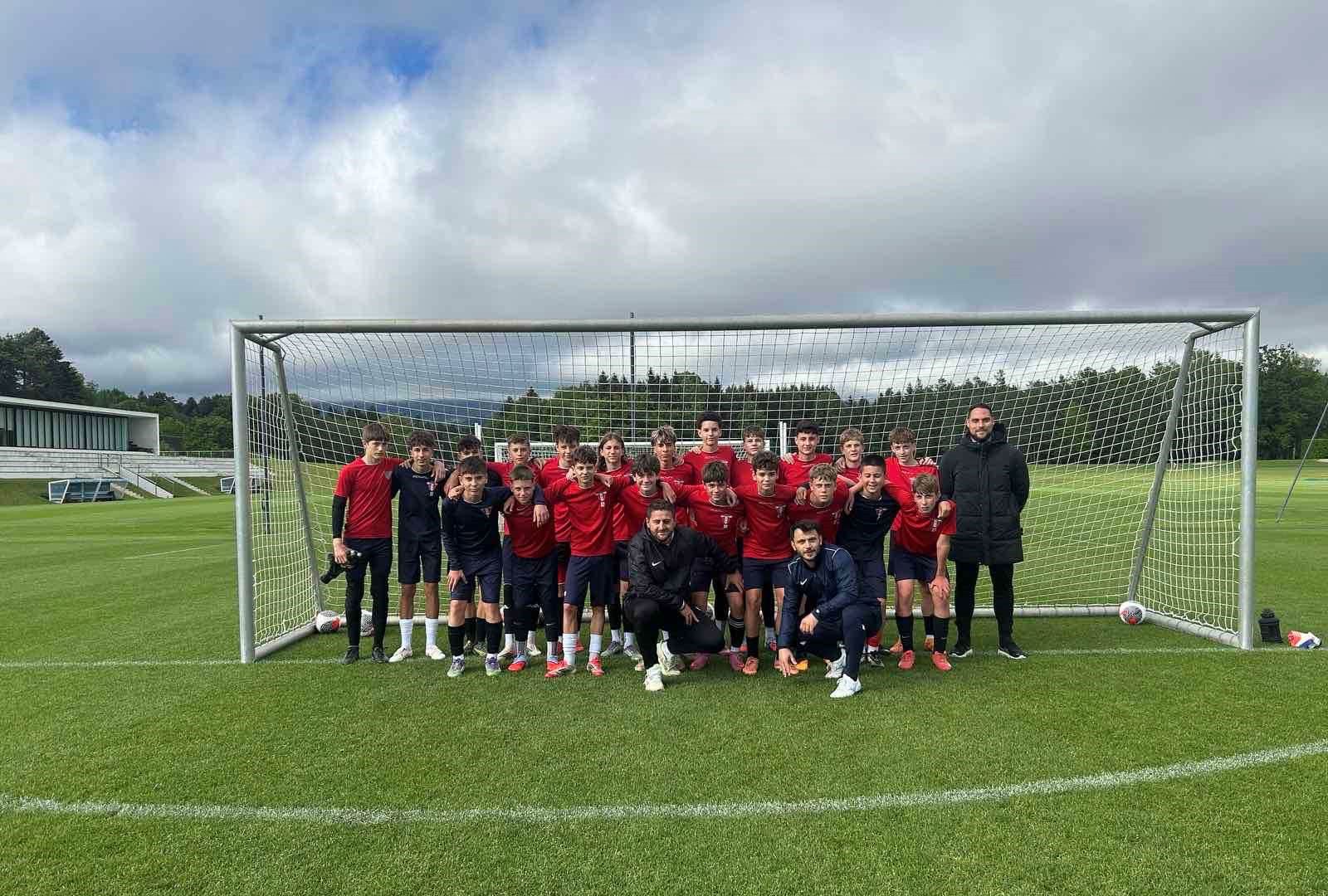 U15