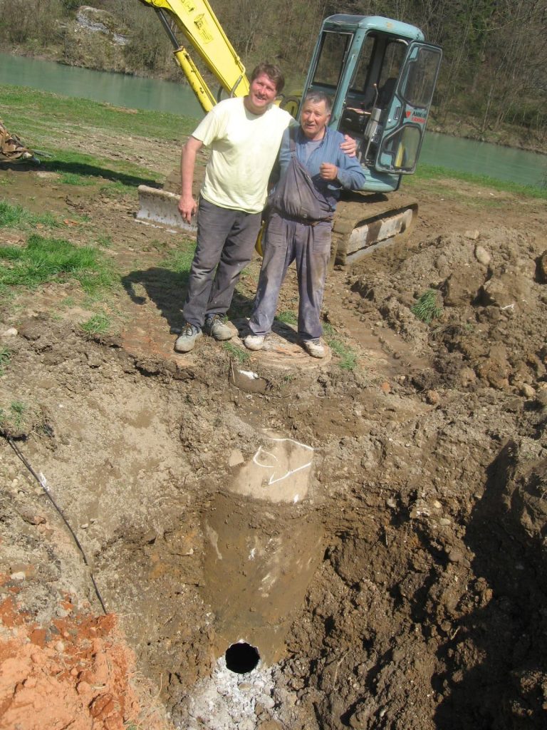 NK Zarica Kranj leta 2009 — Priklop Športnega parka Zarica na javno kanalizacijo leta 2009; ob končnem priklopu predsednik Miro Vodan